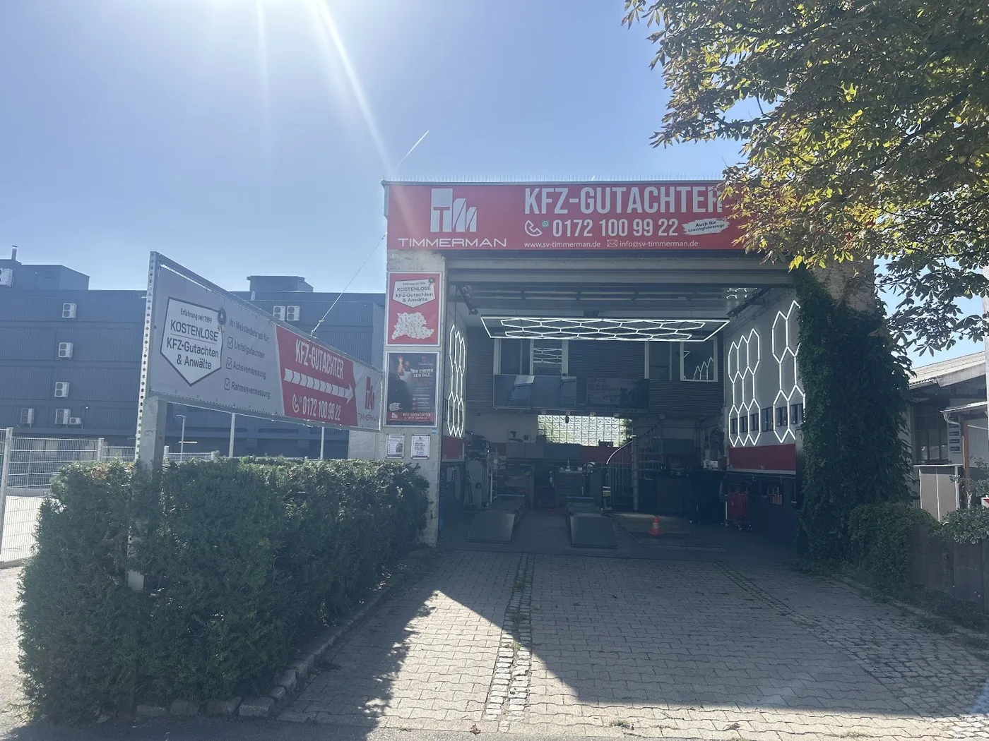Einfahrt zu Büro und Werkstatt, Heimsheimer Straße 29